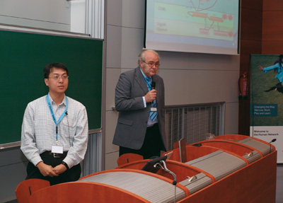 Ředitel sdružení CESNET Jan Gruntorád řídí diskusi po přednášce Te-Lung Liu.