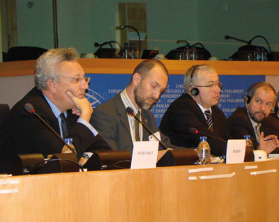 Zleva: Philippe Busquin, Armel de la Bourdonnaye, Jan Březina, Peter Fisch