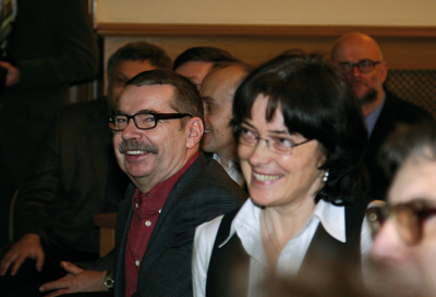 Na snímku vpravo předsedkyně poroty ředitelka Ústavu experimentální botaniky Eva Zažímalová a ředitel Ústavu dějin umění Lubomír Konečný.
