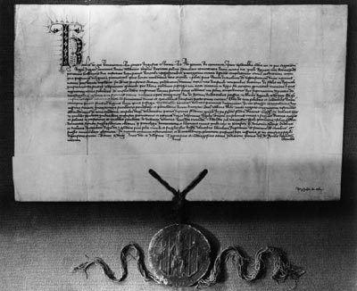 Zakládací listina pražské univerzity s přivěšenou pečetí Karla IV. vystavená v Praze dne 7. dubna 1348