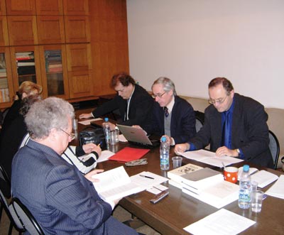 Z jednání česko--ruské komise; zprava J. Němeček, R. Vlček, V. Doubek, v popředí vlevo Jefim J. Pivovar